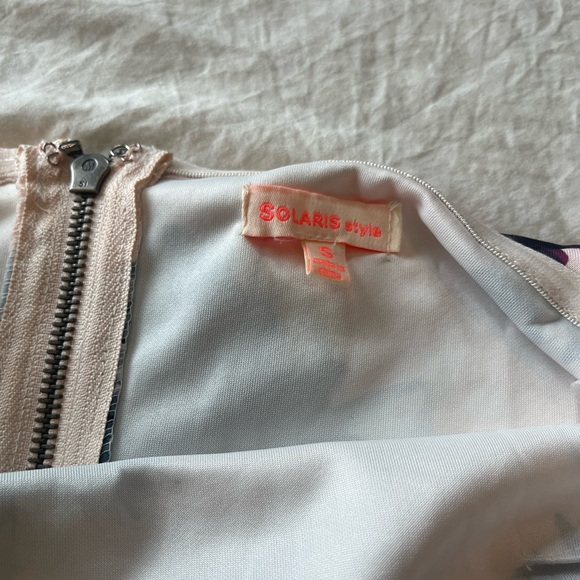 Cropped top and mid rise pant set by Solaris - Picture 9 of 11